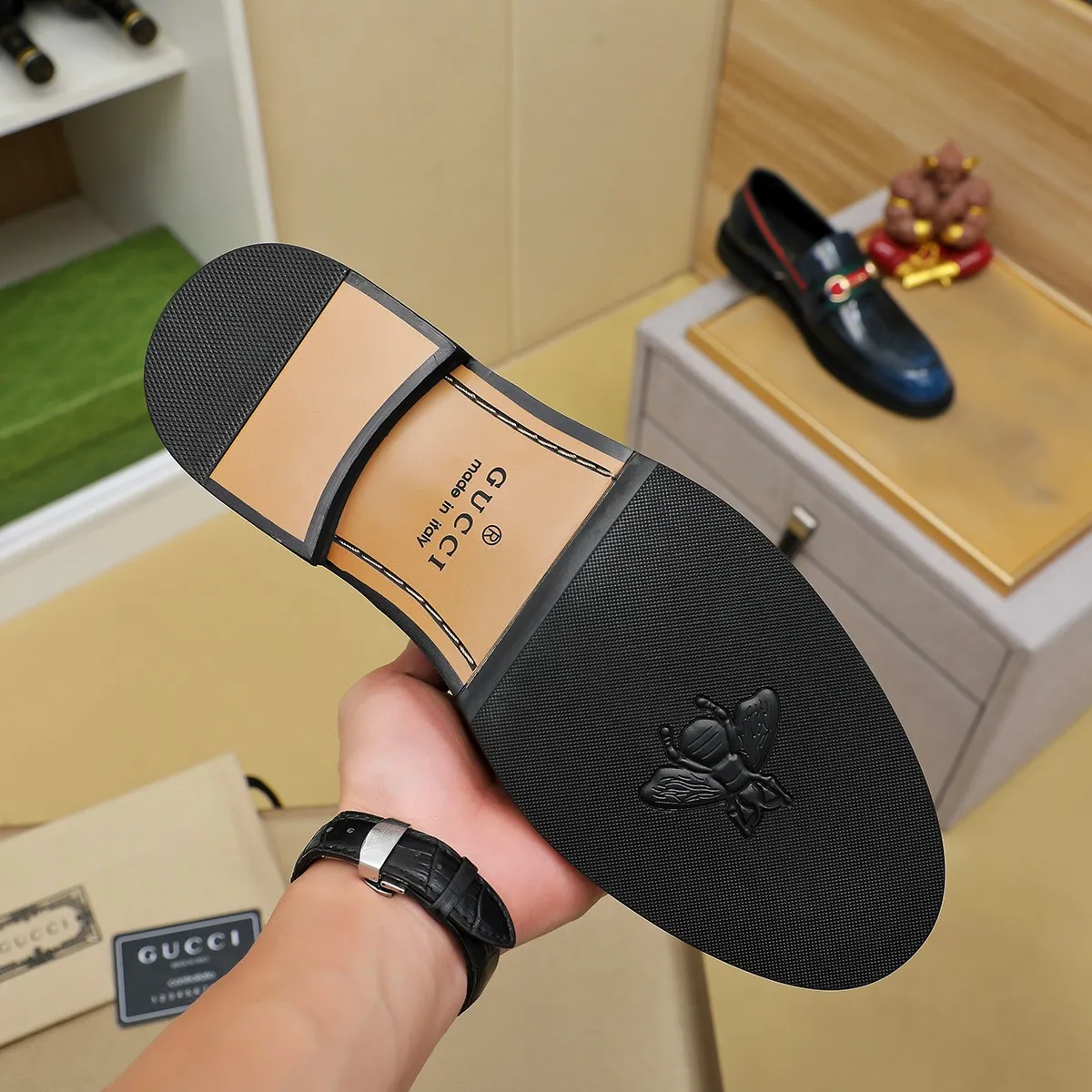 Men's shoes 💰460 💰💰Gucci official website men's business formal leather shoes update💥Hong Kong counters synchronize new styles💥completely one to one replica shipment👍zero difference in counter quality 0⃣️all made of imported first-layer cowhide on the outside with original hardware buckles➕water-dyed🐂leather lining production, color, code matching 39-44 (customized at 38.45.46)……